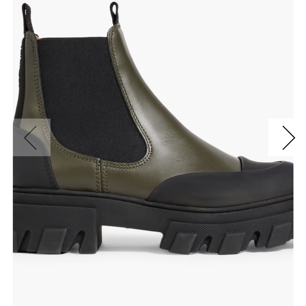 GANNI
Leather Chelsea boots 
color army green